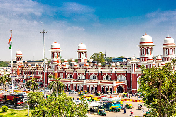 Ghaziabad to Lucknow cab
